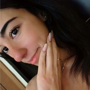 Meet your Posher, Lia